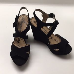 Like New Black Wedges